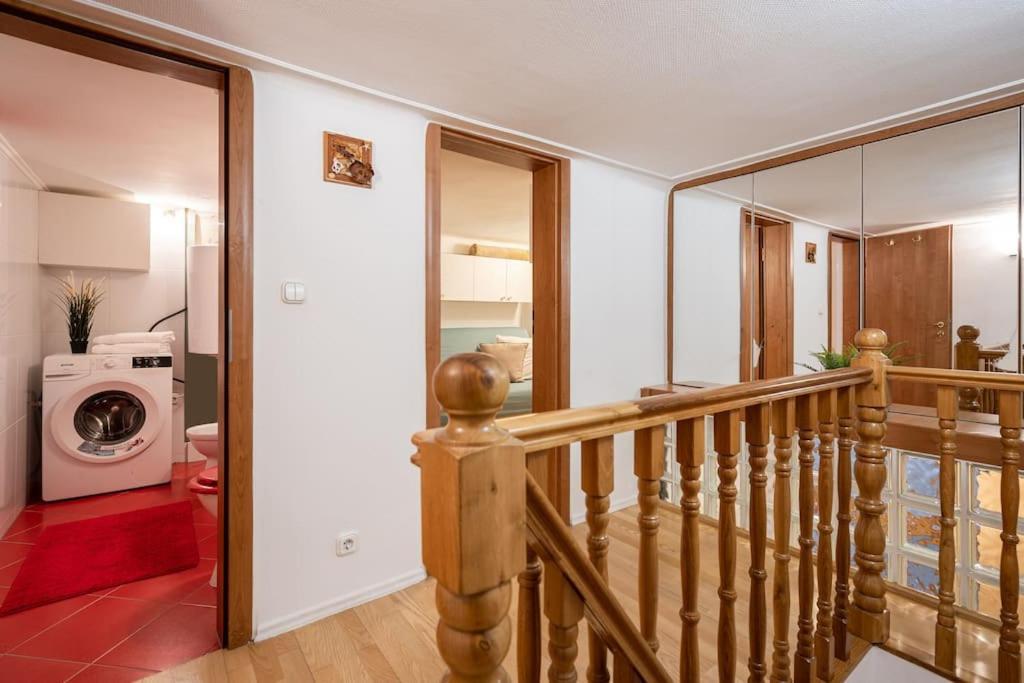 Cozy 3 Bedrooms In 7st Districht Apartment