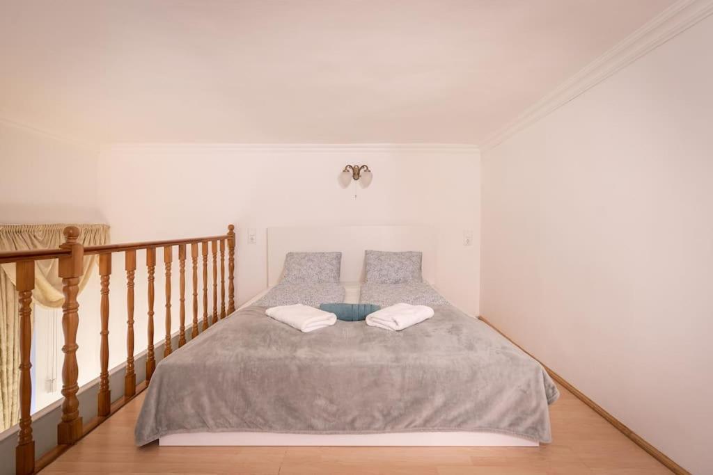Apartment Cozy 3 Bedrooms In 7st Districht Budapest